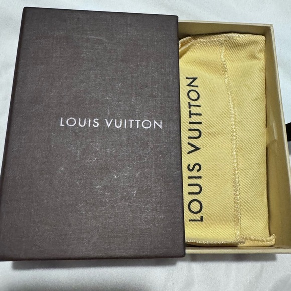 Authentic Louis Vuitton Silver Key Chain Good condition - Picture 5 of 6